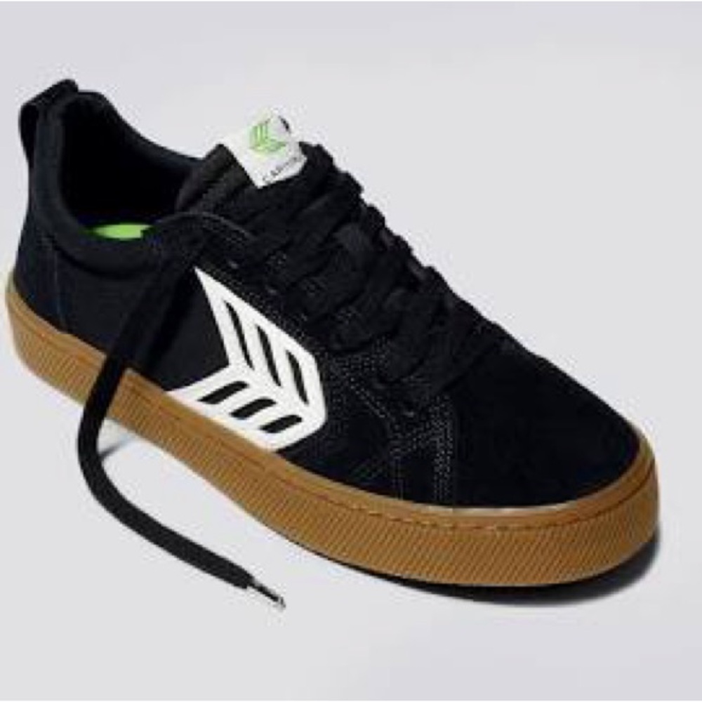 Cariuma CATIBA PRO Low Black Suede
